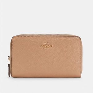 Coach- Medium Id zip wallet